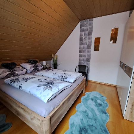 Ferienwohnung Sonja Mit Garten Und Freisitz Steinwiesen Extérieur photo